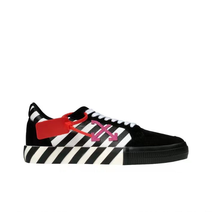 Off White low vulcanized sneakers black/white/pink