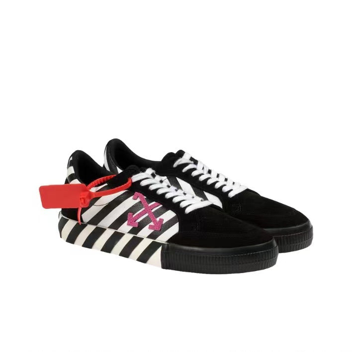Off White low vulcanized sneakers black/white/pink