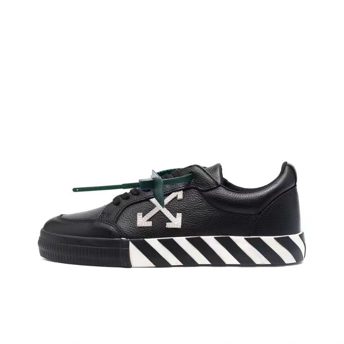 Off White vucanized casual sneakers low black