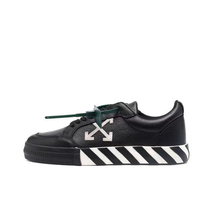 Off White vucanized casual sneakers low black