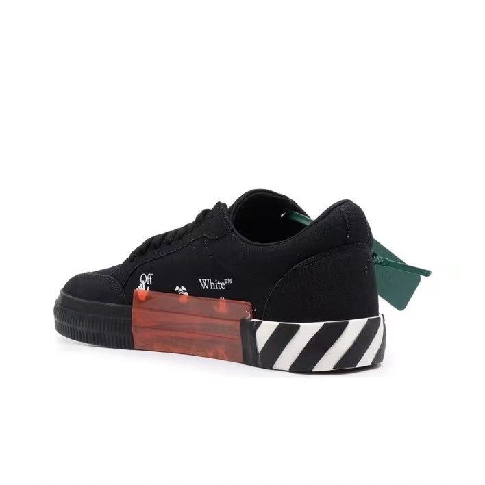 Off White vucanized suede casual sneakers low black