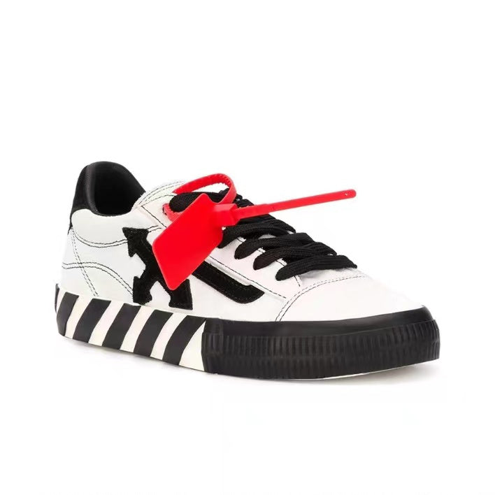 Off White  arrow vulcanized low white/black