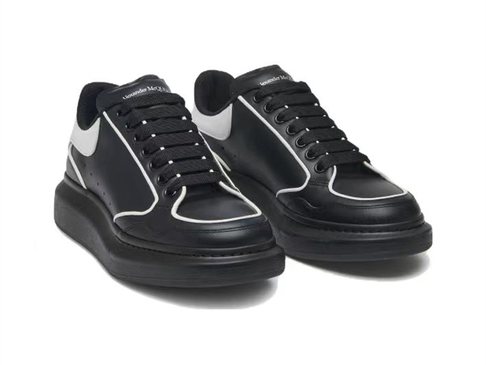 Alexander Mcqueen Men's Oversized Sneaker in Black/white
